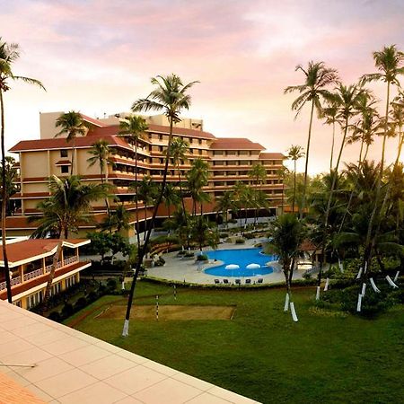 The Retreat Hotel & Convention Centre Mumbai Exterior foto