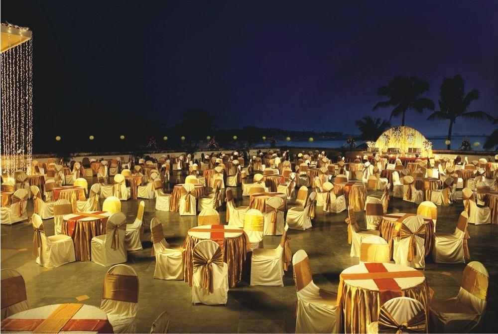 The Retreat Hotel & Convention Centre Mumbai Exterior foto