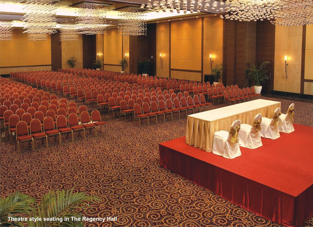 The Retreat Hotel & Convention Centre Mumbai Exterior foto